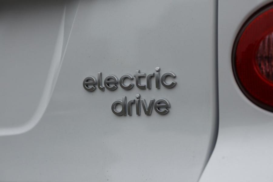 Логотип Smart ForTwo Electric Drive Coupe (C451) 2011 года  (фото 26 из 44)
